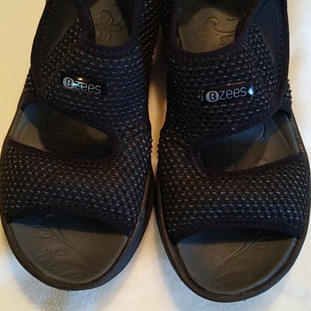 Bzeez women's wedge size 6 washable sandals black